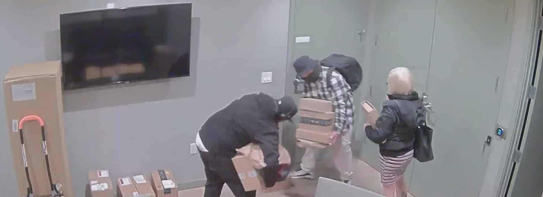 Group stealing packages from apartment lobby